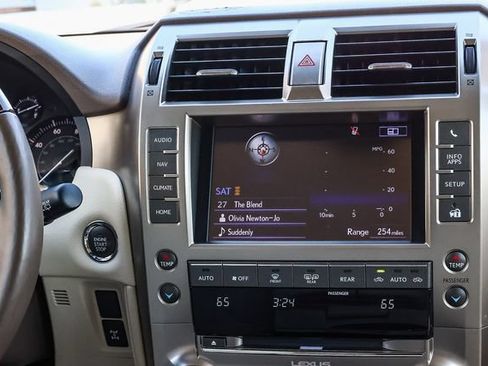 Used 2018 Lexus GX 460 Luxury w/ Preferred Accessory Package AWD/4WD image 15