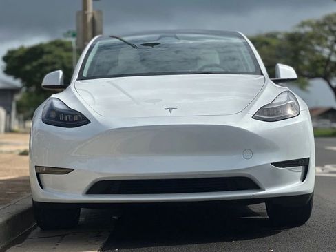 Used 2023 Tesla Model Y Long Range image 7