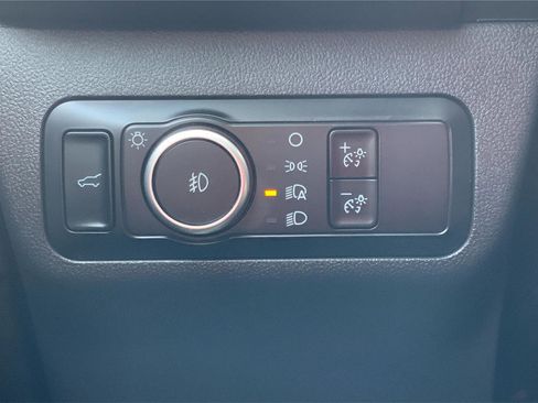 Used 2025 Ford Escape Platinum image 17