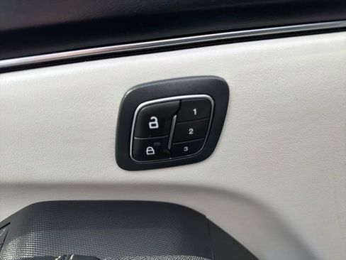 Used 2022 Ford Mustang Mach-E Premium image 15