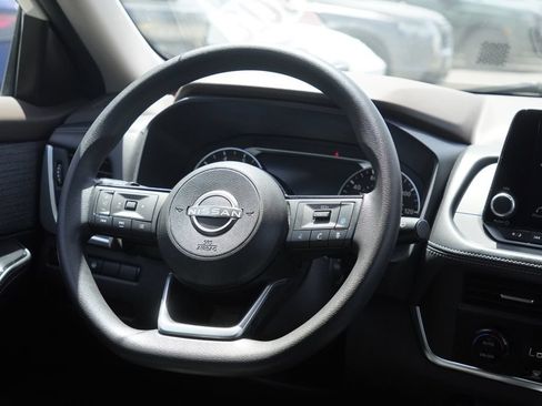 Used 2023 Nissan Rogue SV FWD image 23