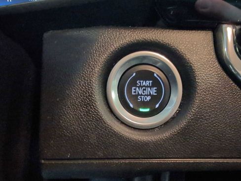 Used 2024 Chevrolet Colorado Trail Boss w/ Technology Package image 17