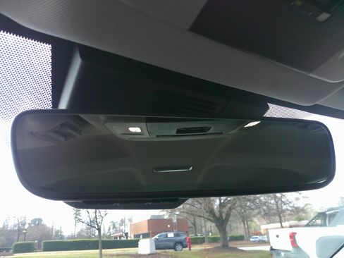 Used 2025 Toyota Camry LE image 28