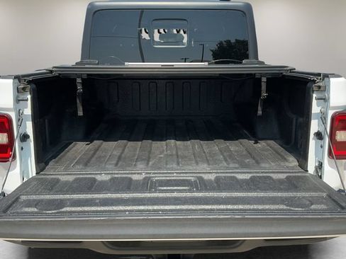 Used 2022 Jeep Gladiator Mojave w/ Cold Weather Group AWD/4WD image 10