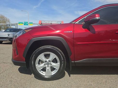 Used 2019 Toyota RAV4 LE w/ Carpet Mat Package AWD/4WD image 25