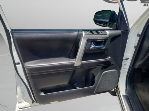 Used 2017 Toyota 4Runner SR5 Premium RWD image 14