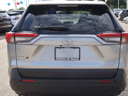 Used 2025 Toyota RAV4 XLE FWD image 4