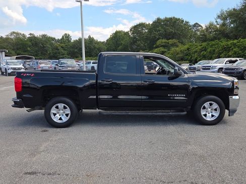 Used 2018 Chevrolet Silverado 1500 LT w/ All Star Edition AWD/4WD image 11