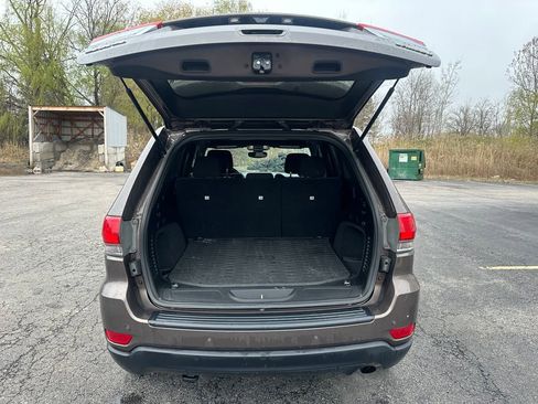 Used 2018 Jeep Grand Cherokee Laredo image 17