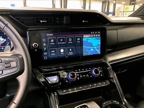 Used 2024 GMC Sierra 1500 AT4X image 18