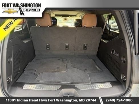 Used 2024 Chevrolet Suburban High Country AWD/4WD image 8