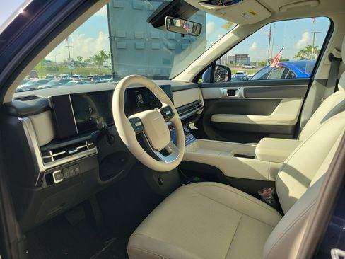 Used 2025 Hyundai Santa Fe SEL FWD image 17