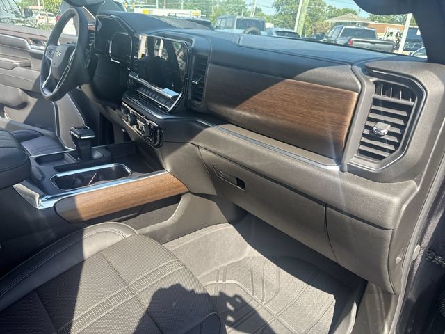 Used 2024 Chevrolet Silverado 1500 High Country w/ Technology Package AWD/4WD image 28