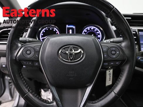 Used 2019 Toyota Camry SE FWD image 10