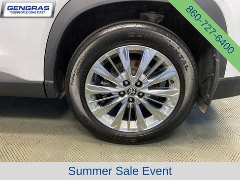 Used 2024 Toyota Grand Highlander AWD image 32