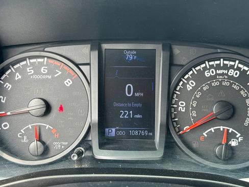 Used 2018 Toyota Tacoma SR w/ SR Convenience Package AWD/4WD image 39