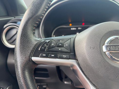 Used 2018 Nissan Kicks SR FWD image 13
