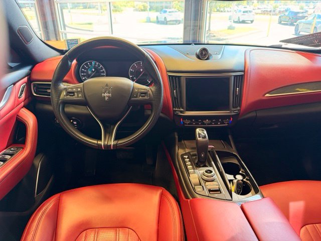 Used 2023 Maserati Levante GT AWD/4WD image 12