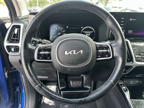 Certified 2022 Kia Sorento SX FWD image 11