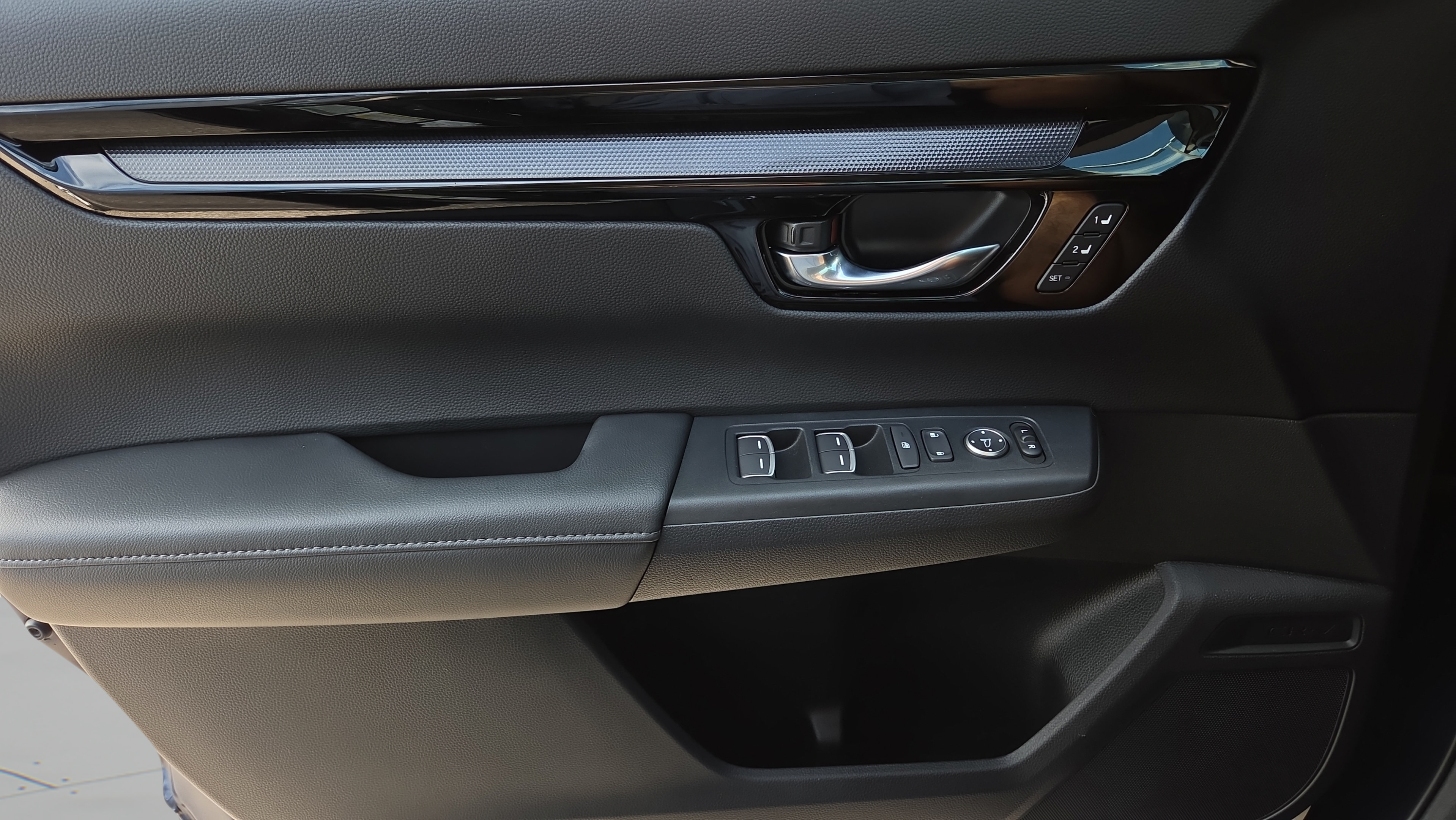 Used 2025 Honda CR-V EX-L image 38