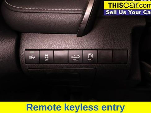 Used 2022 Toyota Camry SE image 13