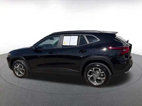 Used 2025 Chevrolet Trax LT image 10