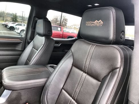 Used 2023 Chevrolet Silverado 1500 High Country AWD/4WD image 11