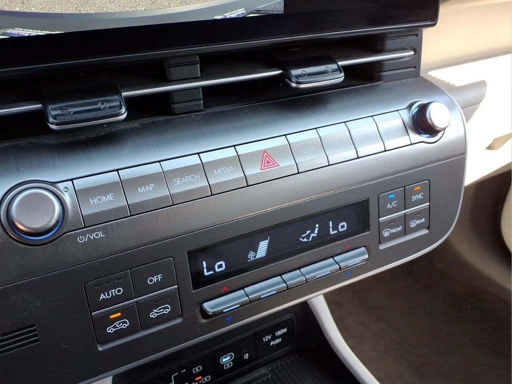 Used 2026 Hyundai Kona SEL Sport FWD image 11