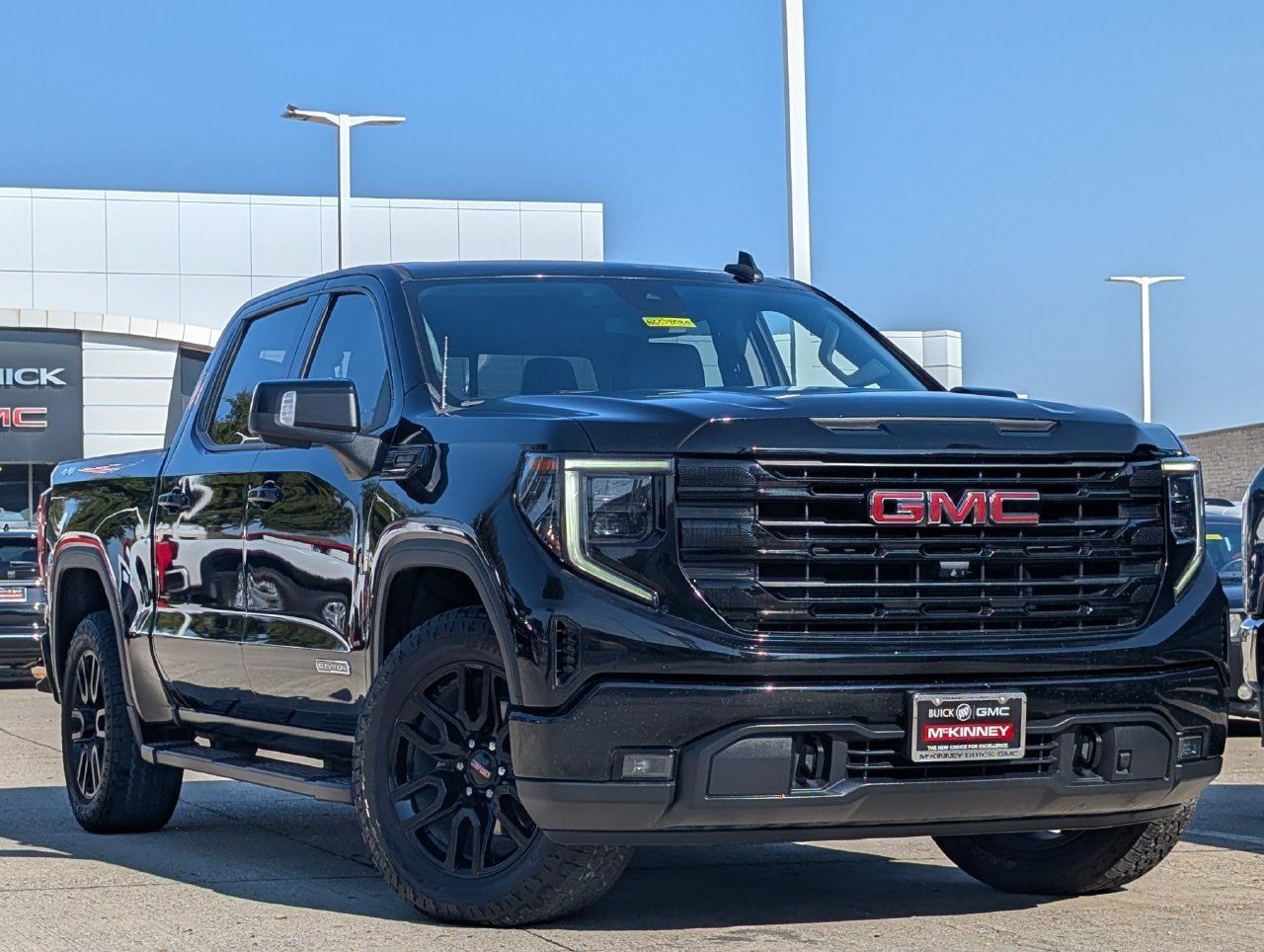Used 2022 GMC Sierra 1500 Elevation w/ Elevation Premium Package AWD/4WD image 2