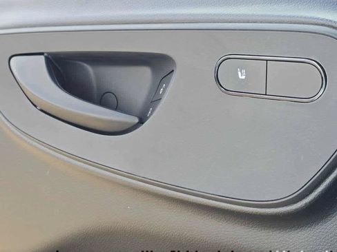 Used 2025 Mercedes-Benz Sprinter 2500 image 26