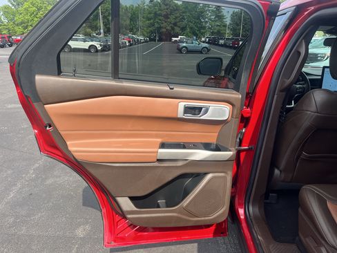 Used 2021 Ford Explorer King Ranch w/ Premium Technology Package AWD/4WD image 26