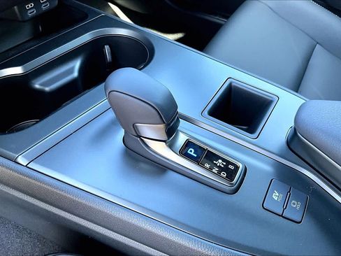 New 2026 Lexus UX 300h FWD image 11