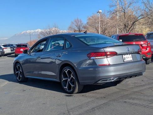 Used 2020 Volkswagen Passat 2.0T R-Line image 5