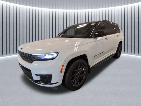 Used 2024 Jeep Grand Cherokee L Summit AWD/4WD image 4