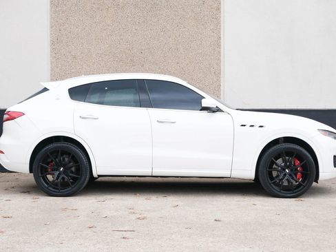 Used 2017 Maserati Levante S AWD/4WD image 11