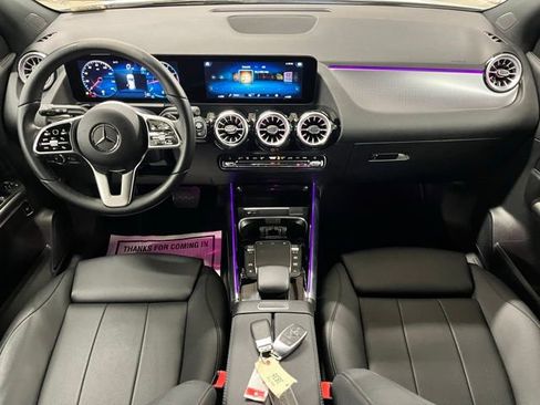 Used 2023 Mercedes-Benz GLA 250 4MATIC w/ Premium Package image 11