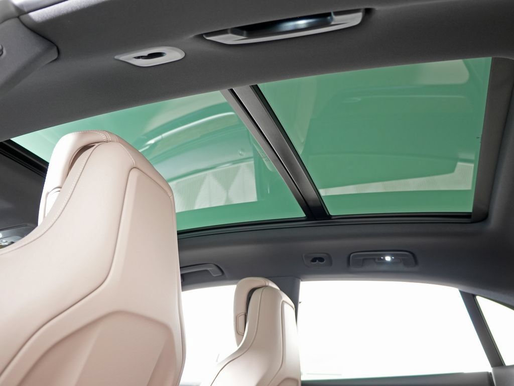Certified 2026 Porsche Macan 4 Electric AWD/4WD image 19