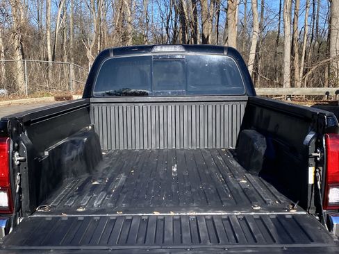 Used 2021 Toyota Tacoma SR5 image 12