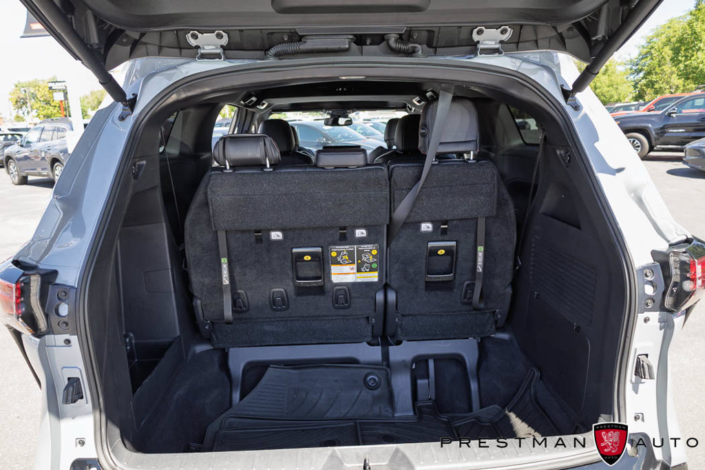 Used 2025 Toyota Sienna XSE FWD image 42