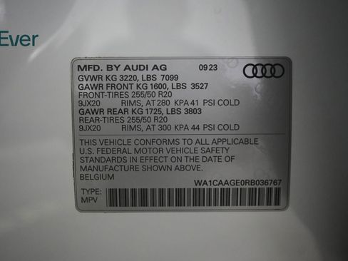 Used 2024 Audi Q8 e-tron Premium Plus w/ Premium Plus Package AWD/4WD image 27