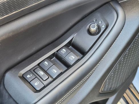 Used 2025 Jeep Grand Cherokee Altitude image 12