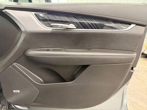 Used 2023 Cadillac XT6 Premium Luxury image 25