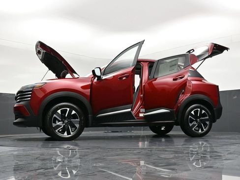 New 2026 Nissan Kicks SV w/ SV Premium Package AWD/4WD image 38