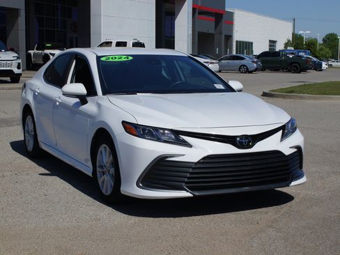 Used 2024 Toyota Camry LE FWD image 20