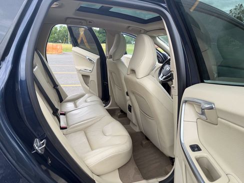Used 2014 Volvo XC60 T6 AWD/4WD image 12