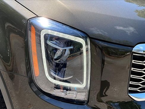 Used 2020 Kia Telluride S FWD image 32