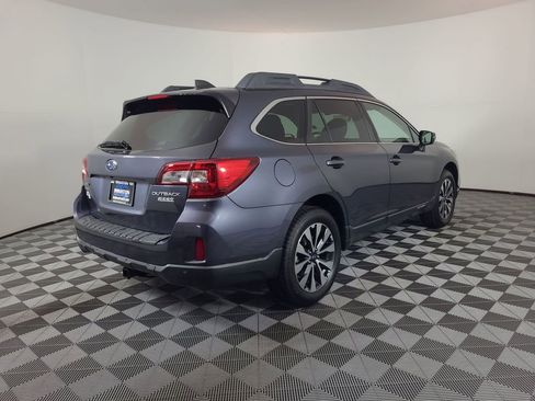 Used 2017 Subaru Outback 2.5i Limited AWD/4WD image 3