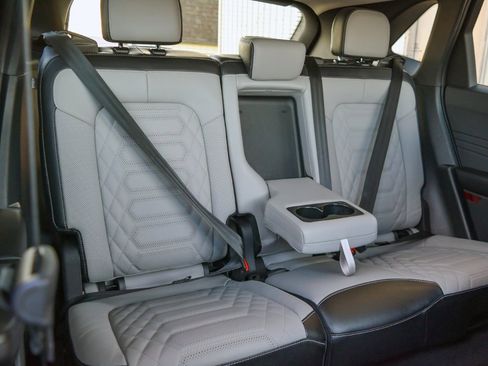 Used 2023 Ford Escape SE w/ PHEV Premium Package image 31