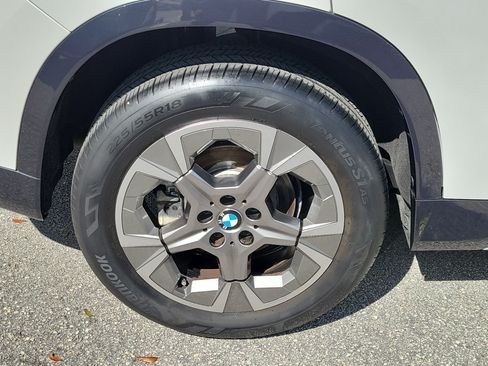 Used 2024 BMW X1 xDrive28i w/ Convenience Package AWD/4WD image 5