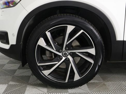 Certified 2022 Volvo XC40 T5 R-Design w/ Advanced Package AWD/4WD image 26